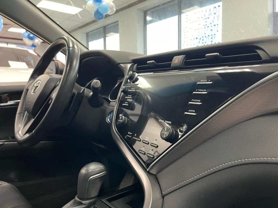 2018 Toyota Camry Hybrid XLE CVT (Natl), available for sale in Inwood, New York | 5 Towns Drive. Inwood, New York 2018 Toyota Camry Hybrid XLE CVT (Natl), available for sale in Inwood, New York | 5 Towns Drive. Inwood, New York