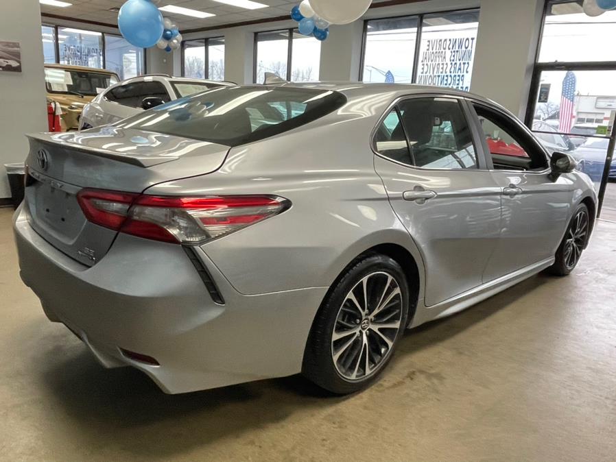 2018 Toyota Camry Hybrid XLE CVT (Natl), available for sale in Inwood, New York | 5 Towns Drive. Inwood, New York 2018 Toyota Camry Hybrid XLE CVT (Natl), available for sale in Inwood, New York | 5 Towns Drive. Inwood, New York