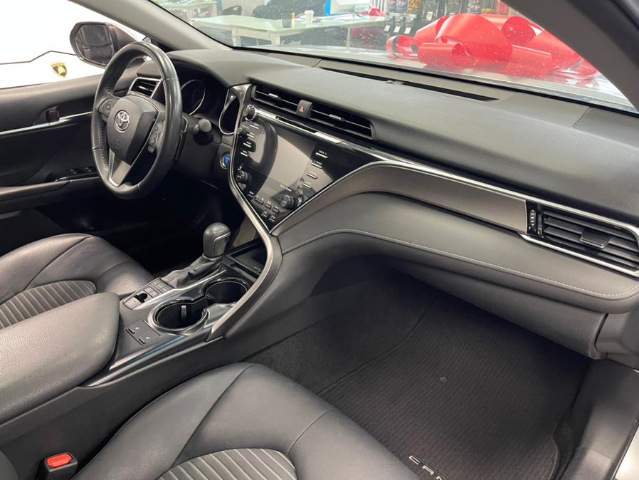 2018 Toyota Camry Hybrid XLE CVT (Natl), available for sale in Inwood, New York | 5 Towns Drive. Inwood, New York 2018 Toyota Camry Hybrid XLE CVT (Natl), available for sale in Inwood, New York | 5 Towns Drive. Inwood, New York
