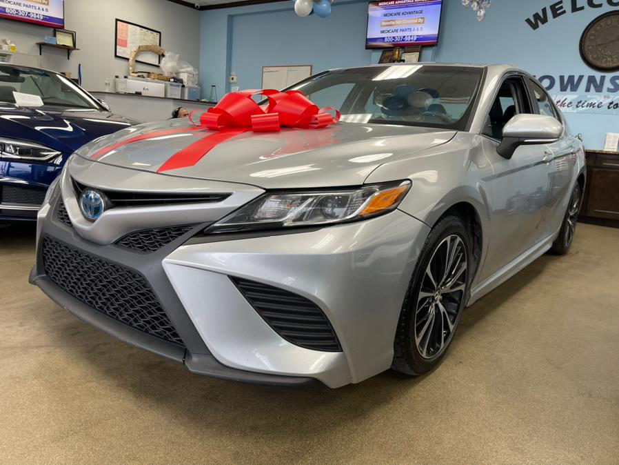 2018 Toyota Camry Hybrid XLE CVT (Natl), available for sale in Inwood, New York | 5 Towns Drive. Inwood, New York 2018 Toyota Camry Hybrid XLE CVT (Natl), available for sale in Inwood, New York | 5 Towns Drive. Inwood, New York