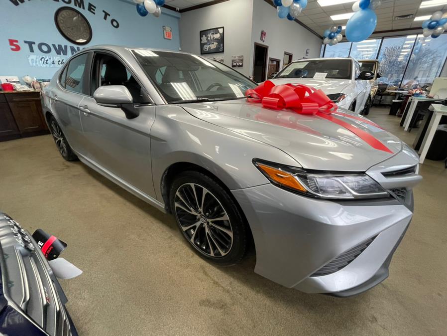 2018 Toyota Camry Hybrid XLE CVT (Natl), available for sale in Inwood, New York | 5 Towns Drive. Inwood, New York 2018 Toyota Camry Hybrid XLE CVT (Natl), available for sale in Inwood, New York | 5 Towns Drive. Inwood, New York