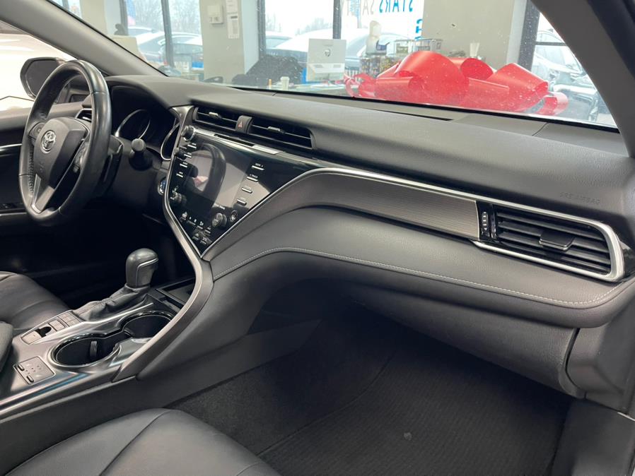 2018 Toyota Camry Hybrid XLE CVT (Natl), available for sale in Inwood, New York | 5 Towns Drive. Inwood, New York 2018 Toyota Camry Hybrid XLE CVT (Natl), available for sale in Inwood, New York | 5 Towns Drive. Inwood, New York