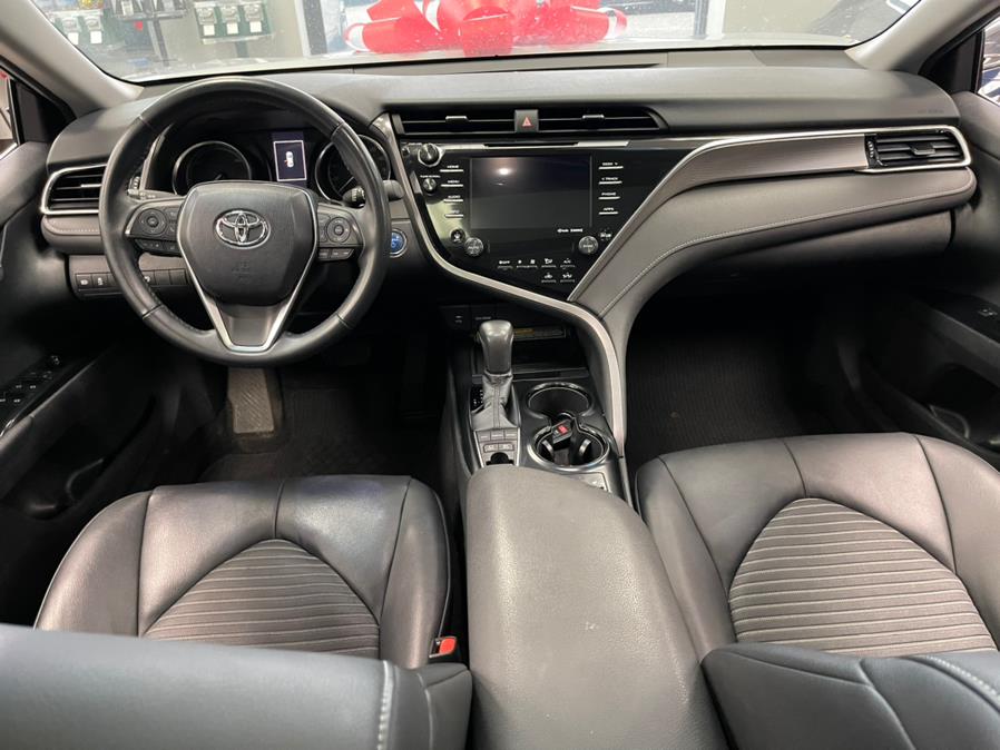 2018 Toyota Camry Hybrid XLE CVT (Natl), available for sale in Inwood, New York | 5 Towns Drive. Inwood, New York 2018 Toyota Camry Hybrid XLE CVT (Natl), available for sale in Inwood, New York | 5 Towns Drive. Inwood, New York
