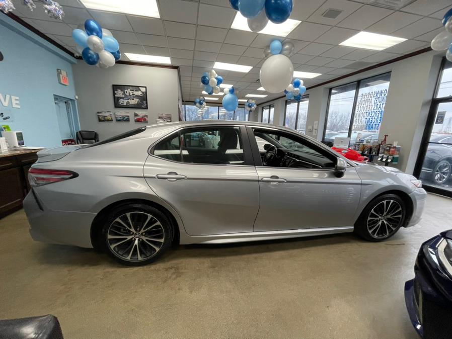 2018 Toyota Camry Hybrid XLE CVT (Natl), available for sale in Inwood, New York | 5 Towns Drive. Inwood, New York 2018 Toyota Camry Hybrid XLE CVT (Natl), available for sale in Inwood, New York | 5 Towns Drive. Inwood, New York