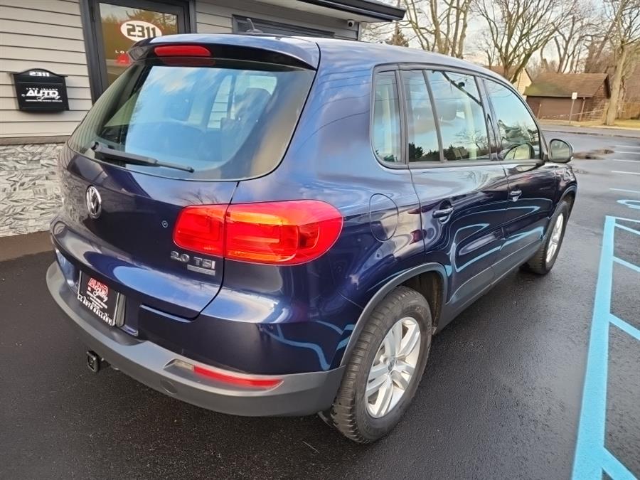 2012 Volkswagen Tiguan 4WD 4dr Auto SE w/Sunroof & Nav, available for sale in Islip, New York | L.I. Auto Gallery. Islip, New York 2012 Volkswagen Tiguan 4WD 4dr Auto SE w/Sunroof & Nav, available for sale in Islip, New York | L.I. Auto Gallery. Islip, New York