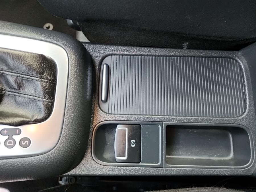 2012 Volkswagen Tiguan 4WD 4dr Auto SE w/Sunroof & Nav, available for sale in Islip, New York | L.I. Auto Gallery. Islip, New York 2012 Volkswagen Tiguan 4WD 4dr Auto SE w/Sunroof & Nav, available for sale in Islip, New York | L.I. Auto Gallery. Islip, New York