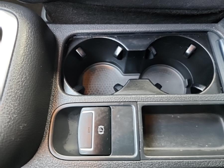 2012 Volkswagen Tiguan 4WD 4dr Auto SE w/Sunroof & Nav, available for sale in Islip, New York | L.I. Auto Gallery. Islip, New York 2012 Volkswagen Tiguan 4WD 4dr Auto SE w/Sunroof & Nav, available for sale in Islip, New York | L.I. Auto Gallery. Islip, New York