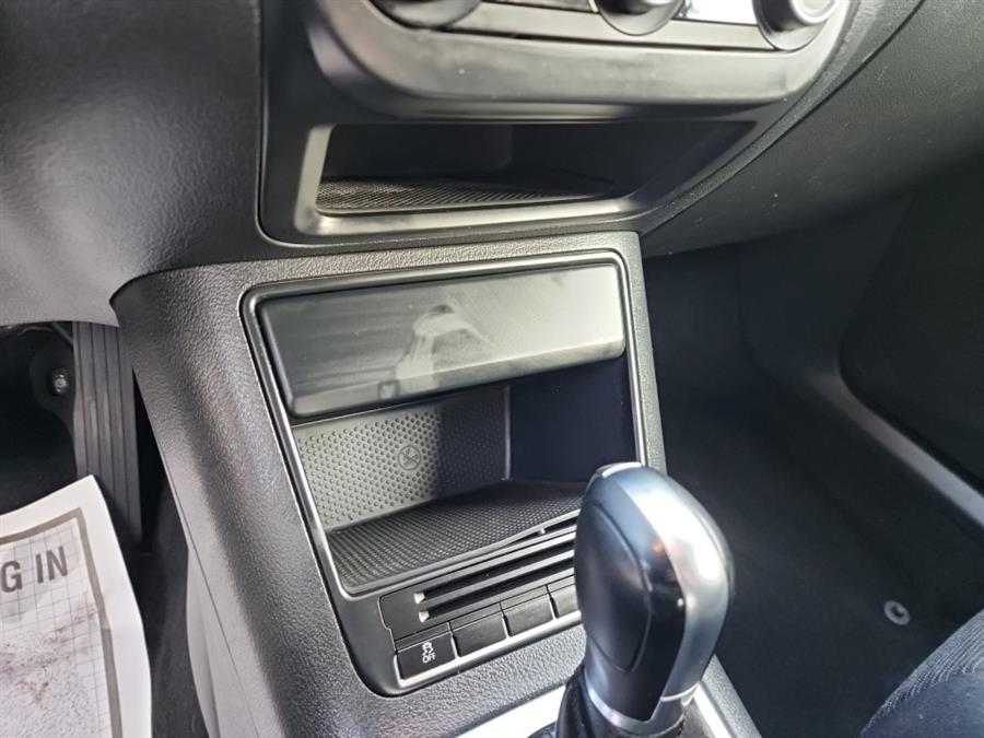 2012 Volkswagen Tiguan 4WD 4dr Auto SE w/Sunroof & Nav, available for sale in Islip, New York | L.I. Auto Gallery. Islip, New York 2012 Volkswagen Tiguan 4WD 4dr Auto SE w/Sunroof & Nav, available for sale in Islip, New York | L.I. Auto Gallery. Islip, New York