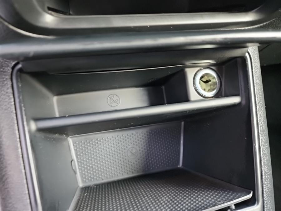 2012 Volkswagen Tiguan 4WD 4dr Auto SE w/Sunroof & Nav, available for sale in Islip, New York | L.I. Auto Gallery. Islip, New York 2012 Volkswagen Tiguan 4WD 4dr Auto SE w/Sunroof & Nav, available for sale in Islip, New York | L.I. Auto Gallery. Islip, New York