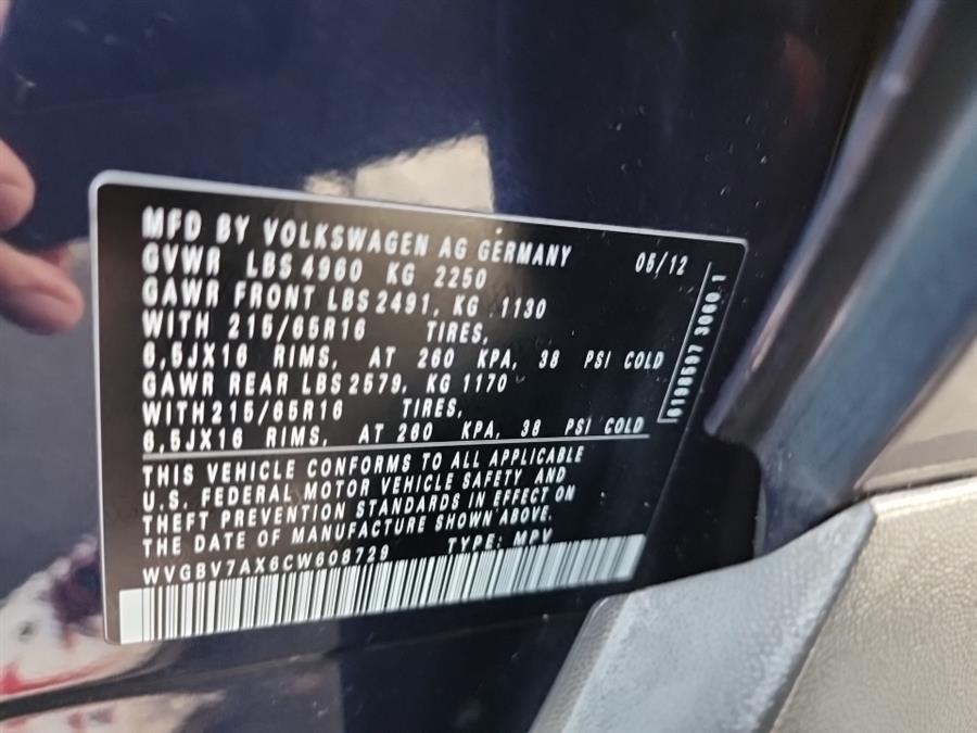 2012 Volkswagen Tiguan 4WD 4dr Auto SE w/Sunroof & Nav, available for sale in Islip, New York | L.I. Auto Gallery. Islip, New York 2012 Volkswagen Tiguan 4WD 4dr Auto SE w/Sunroof & Nav, available for sale in Islip, New York | L.I. Auto Gallery. Islip, New York
