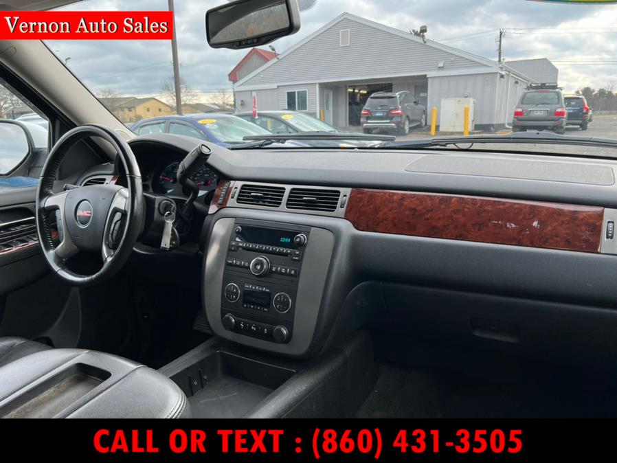 2014 GMC Yukon 4WD 4dr SLT, available for sale in Manchester, Connecticut | Vernon Auto Sale & Service. Manchester, Connecticut 2014 GMC Yukon 4WD 4dr SLT, available for sale in Manchester, Connecticut | Vernon Auto Sale & Service. Manchester, Connecticut