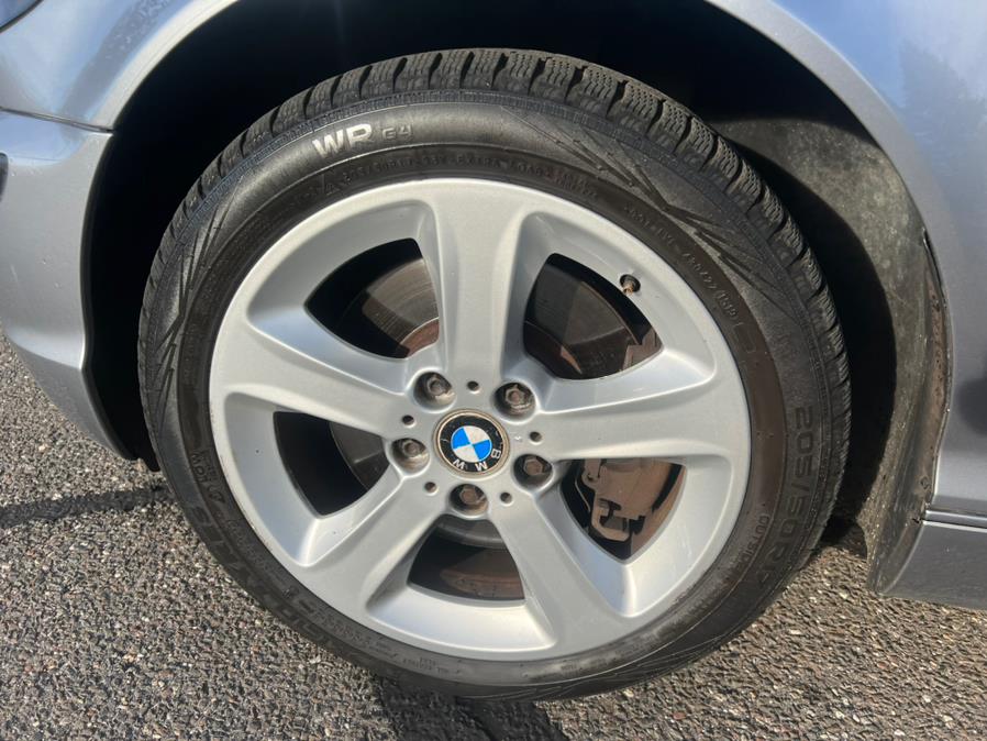 Used BMW 3 Series 330xi 4dr Sdn AWD 2005 | Platinum Auto Care. Waterbury, Connecticut Used BMW 3 Series 330xi 4dr Sdn AWD 2005 | Platinum Auto Care. Waterbury, Connecticut
