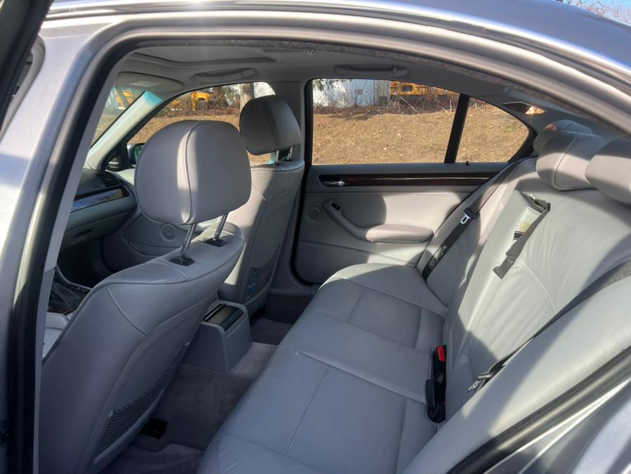 Used BMW 3 Series 330xi 4dr Sdn AWD 2005 | Platinum Auto Care. Waterbury, Connecticut Used BMW 3 Series 330xi 4dr Sdn AWD 2005 | Platinum Auto Care. Waterbury, Connecticut