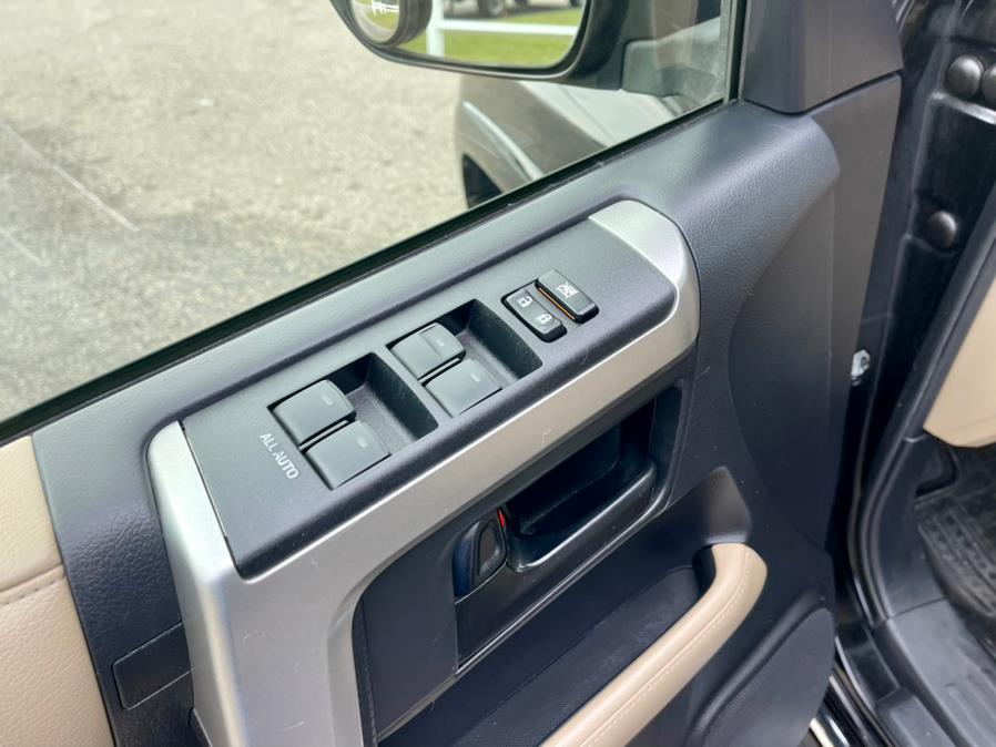 2013 Toyota 4Runner 4WD 4dr V6 SR5, available for sale in South Windsor, Connecticut | Mike And Tony Auto Sales, Inc. South Windsor, Connecticut 2013 Toyota 4Runner 4WD 4dr V6 SR5, available for sale in South Windsor, Connecticut | Mike And Tony Auto Sales, Inc. South Windsor, Connecticut