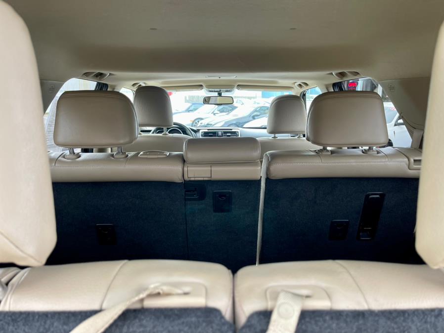 2013 Toyota 4Runner 4WD 4dr V6 SR5, available for sale in South Windsor, Connecticut | Mike And Tony Auto Sales, Inc. South Windsor, Connecticut 2013 Toyota 4Runner 4WD 4dr V6 SR5, available for sale in South Windsor, Connecticut | Mike And Tony Auto Sales, Inc. South Windsor, Connecticut