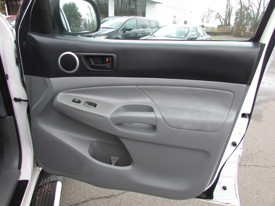 2010 Toyota Tacoma 4WD Access V6 AT (Natl), available for sale in East Windsor, Connecticut | United Auto Sales of E Windsor, Inc. East Windsor, Connecticut 2010 Toyota Tacoma 4WD Access V6 AT (Natl), available for sale in East Windsor, Connecticut | United Auto Sales of E Windsor, Inc. East Windsor, Connecticut
