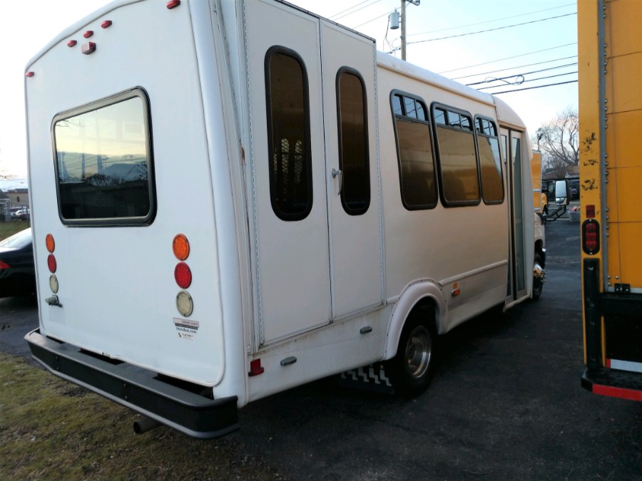 2011 Ford E350 8-PASS VAN / TRUCK / HANDICAP E-350 Super Duty 158" DRW, available for sale in COPIAGUE, New York | Warwick Auto Sales Inc. COPIAGUE, New York