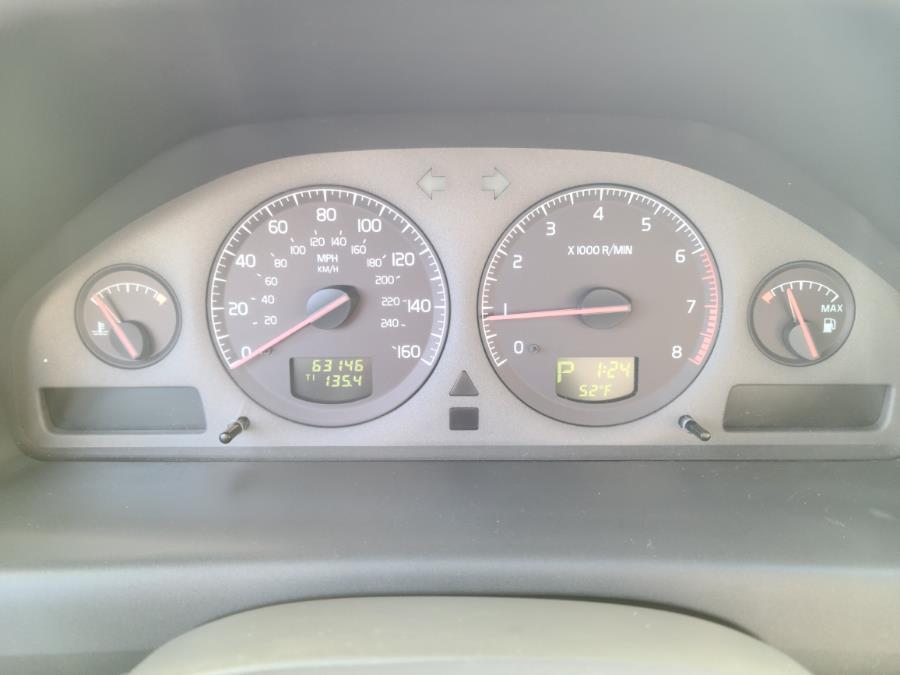 2002 Volvo S60 2.4T A SR 4dr Sdn Auto w/Sunroof, available for sale in Milford, Connecticut | Chip's Auto Sales Inc. Milford, Connecticut 2002 Volvo S60 2.4T A SR 4dr Sdn Auto w/Sunroof, available for sale in Milford, Connecticut | Chip's Auto Sales Inc. Milford, Connecticut