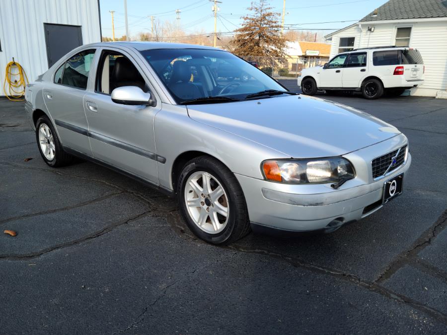 2002 Volvo S60 2.4T A SR 4dr Sdn Auto w/Sunroof, available for sale in Milford, Connecticut | Chip's Auto Sales Inc. Milford, Connecticut 2002 Volvo S60 2.4T A SR 4dr Sdn Auto w/Sunroof, available for sale in Milford, Connecticut | Chip's Auto Sales Inc. Milford, Connecticut
