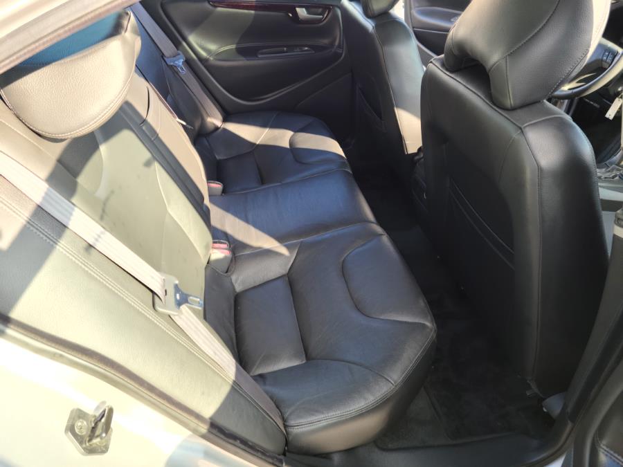 2002 Volvo S60 2.4T A SR 4dr Sdn Auto w/Sunroof, available for sale in Milford, Connecticut | Chip's Auto Sales Inc. Milford, Connecticut 2002 Volvo S60 2.4T A SR 4dr Sdn Auto w/Sunroof, available for sale in Milford, Connecticut | Chip's Auto Sales Inc. Milford, Connecticut