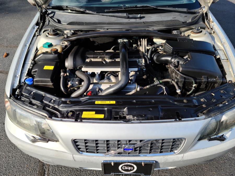 2002 Volvo S60 2.4T A SR 4dr Sdn Auto w/Sunroof, available for sale in Milford, Connecticut | Chip's Auto Sales Inc. Milford, Connecticut 2002 Volvo S60 2.4T A SR 4dr Sdn Auto w/Sunroof, available for sale in Milford, Connecticut | Chip's Auto Sales Inc. Milford, Connecticut