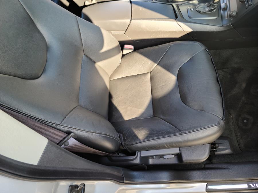2002 Volvo S60 2.4T A SR 4dr Sdn Auto w/Sunroof, available for sale in Milford, Connecticut | Chip's Auto Sales Inc. Milford, Connecticut 2002 Volvo S60 2.4T A SR 4dr Sdn Auto w/Sunroof, available for sale in Milford, Connecticut | Chip's Auto Sales Inc. Milford, Connecticut