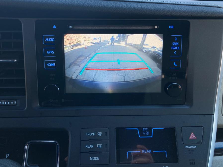 2015 Toyota Sienna 5dr 8-Pass Van XLE Premium FWD (Natl), available for sale in Brooklyn, New York | Carsbuck Inc.. Brooklyn, New York 2015 Toyota Sienna 5dr 8-Pass Van XLE Premium FWD (Natl), available for sale in Brooklyn, New York | Carsbuck Inc.. Brooklyn, New York