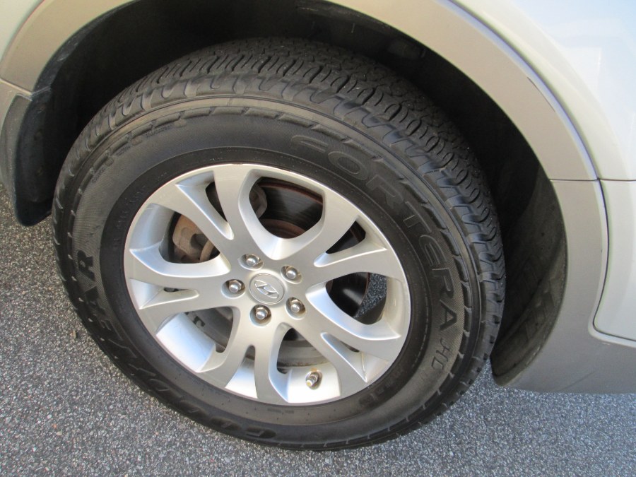2010 Hyundai Veracruz AWD 4dr GLS, available for sale in Massapequa, New York | South Shore Auto Brokers & Sales. Massapequa, New York 2010 Hyundai Veracruz AWD 4dr GLS, available for sale in Massapequa, New York | South Shore Auto Brokers & Sales. Massapequa, New York