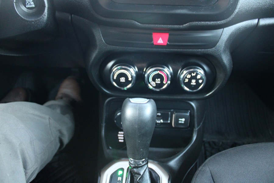2016 Jeep Renegade 4WD 4dr Latitude, available for sale in Plantsville, Connecticut | Auto House of Luxury. Plantsville, Connecticut 2016 Jeep Renegade 4WD 4dr Latitude, available for sale in Plantsville, Connecticut | Auto House of Luxury. Plantsville, Connecticut