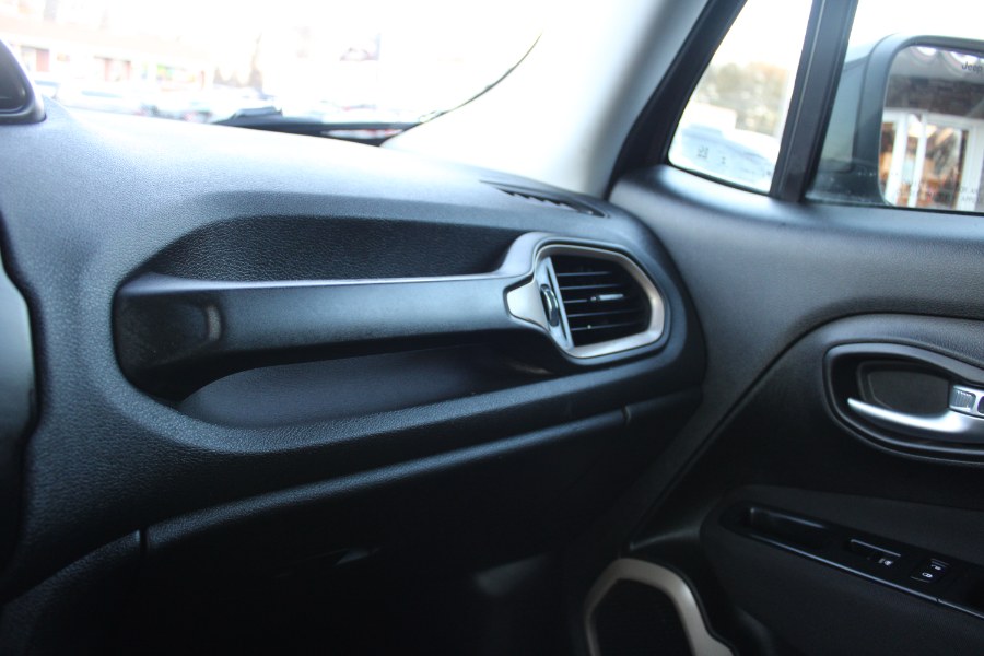 2016 Jeep Renegade 4WD 4dr Latitude, available for sale in Plantsville, Connecticut | Auto House of Luxury. Plantsville, Connecticut 2016 Jeep Renegade 4WD 4dr Latitude, available for sale in Plantsville, Connecticut | Auto House of Luxury. Plantsville, Connecticut