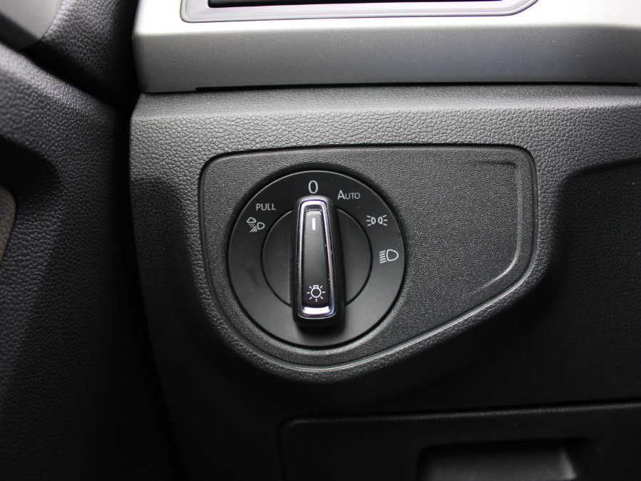 2021 Volkswagen Atlas 3.6L V6 SE w/Technology, available for sale in Great Neck, New York | Auto Expo Ent Inc.. Great Neck, New York 2021 Volkswagen Atlas 3.6L V6 SE w/Technology, available for sale in Great Neck, New York | Auto Expo Ent Inc.. Great Neck, New York
