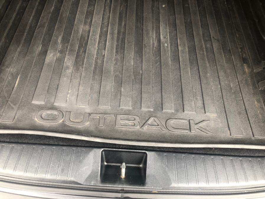 2018 Subaru Outback 2.5i Premium, available for sale in Irvington, New Jersey | Elis Motors Corp. Irvington, New Jersey 2018 Subaru Outback 2.5i Premium, available for sale in Irvington, New Jersey | Elis Motors Corp. Irvington, New Jersey