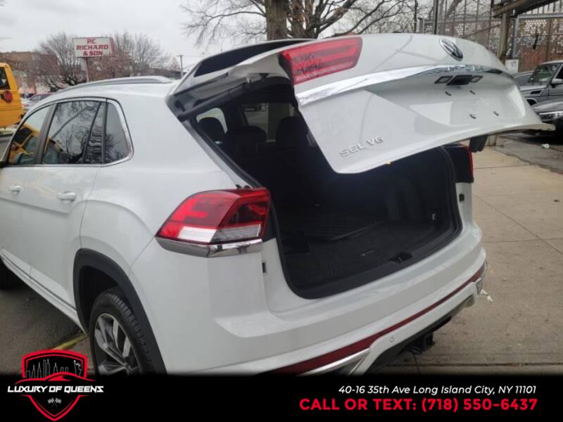 Used Volkswagen Atlas Cross Sport 3.6L V6 SEL R-Line 4MOTION 2021 | Luxury Of Queens. Long Island City, New York Used Volkswagen Atlas Cross Sport 3.6L V6 SEL R-Line 4MOTION 2021 | Luxury Of Queens. Long Island City, New York