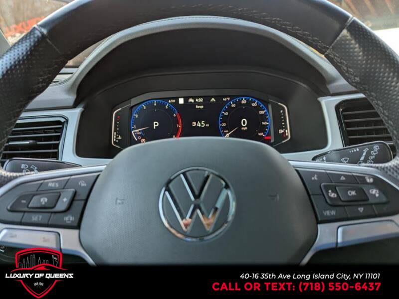 Used Volkswagen Atlas Cross Sport 3.6L V6 SEL R-Line 4MOTION 2021 | Luxury Of Queens. Long Island City, New York Used Volkswagen Atlas Cross Sport 3.6L V6 SEL R-Line 4MOTION 2021 | Luxury Of Queens. Long Island City, New York
