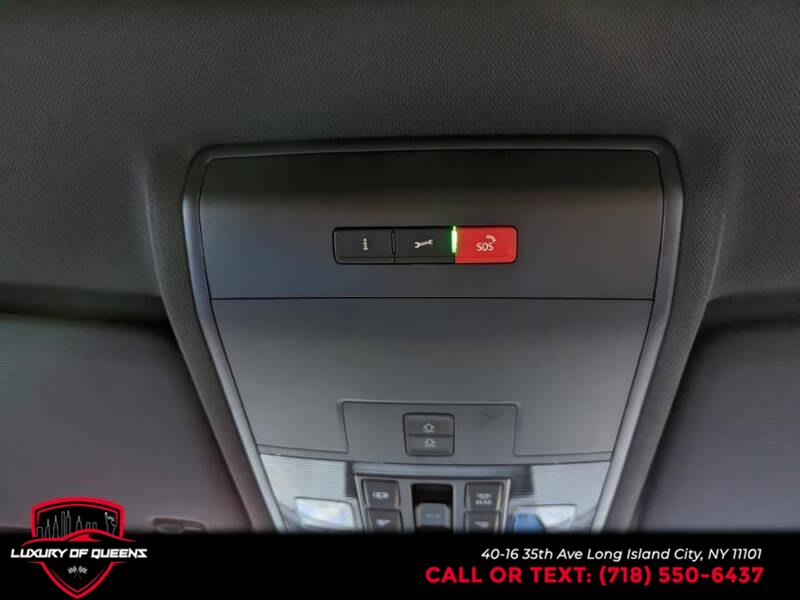 Used Volkswagen Atlas Cross Sport 3.6L V6 SEL R-Line 4MOTION 2021 | Luxury Of Queens. Long Island City, New York Used Volkswagen Atlas Cross Sport 3.6L V6 SEL R-Line 4MOTION 2021 | Luxury Of Queens. Long Island City, New York