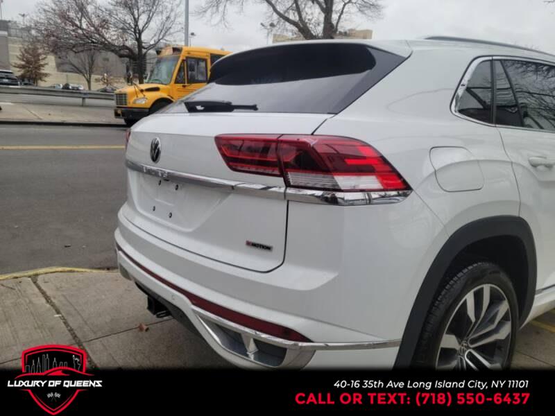 Used Volkswagen Atlas Cross Sport 3.6L V6 SEL R-Line 4MOTION 2021 | Luxury Of Queens. Long Island City, New York Used Volkswagen Atlas Cross Sport 3.6L V6 SEL R-Line 4MOTION 2021 | Luxury Of Queens. Long Island City, New York