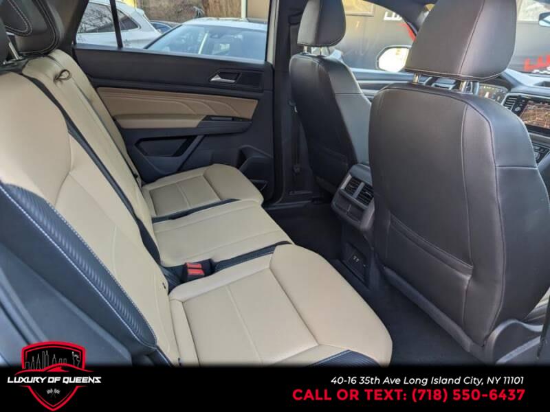 Used Volkswagen Atlas Cross Sport 3.6L V6 SEL R-Line 4MOTION 2021 | Luxury Of Queens. Long Island City, New York Used Volkswagen Atlas Cross Sport 3.6L V6 SEL R-Line 4MOTION 2021 | Luxury Of Queens. Long Island City, New York