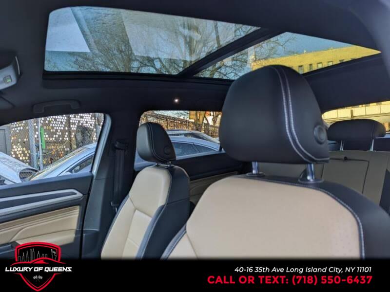 Used Volkswagen Atlas Cross Sport 3.6L V6 SEL R-Line 4MOTION 2021 | Luxury Of Queens. Long Island City, New York Used Volkswagen Atlas Cross Sport 3.6L V6 SEL R-Line 4MOTION 2021 | Luxury Of Queens. Long Island City, New York