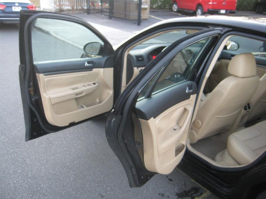 2008 Volkswagen Jetta SE PZEV 4dr Sedan 6A, available for sale in Massapequa, New York | Rite Choice Auto Inc.. Massapequa, New York 2008 Volkswagen Jetta SE PZEV 4dr Sedan 6A, available for sale in Massapequa, New York | Rite Choice Auto Inc.. Massapequa, New York