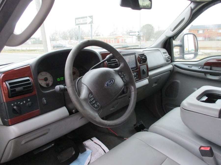 2006 Ford Super Duty F-250 Crew Cab 156" Lariat 4WD, available for sale in West Babylon, New York | New Gen Auto Group. West Babylon, New York 2006 Ford Super Duty F-250 Crew Cab 156" Lariat 4WD, available for sale in West Babylon, New York | New Gen Auto Group. West Babylon, New York