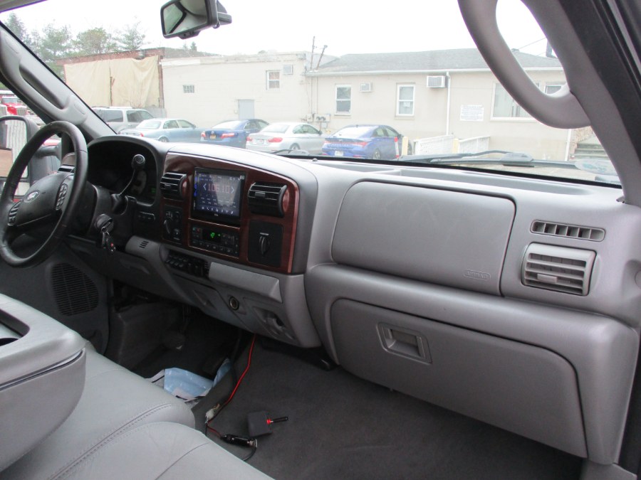 2006 Ford Super Duty F-250 Crew Cab 156" Lariat 4WD, available for sale in West Babylon, New York | New Gen Auto Group. West Babylon, New York 2006 Ford Super Duty F-250 Crew Cab 156" Lariat 4WD, available for sale in West Babylon, New York | New Gen Auto Group. West Babylon, New York
