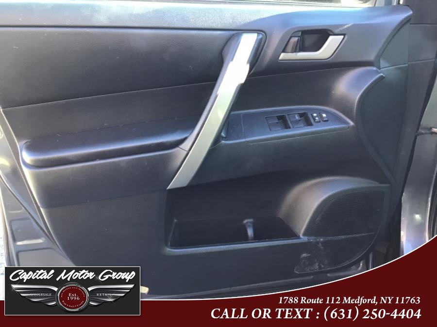 2011 Toyota Highlander 4WD 4dr V6 SE, available for sale in Medford, New York | Capital Motor Group Inc. Medford, New York 2011 Toyota Highlander 4WD 4dr V6 SE, available for sale in Medford, New York | Capital Motor Group Inc. Medford, New York