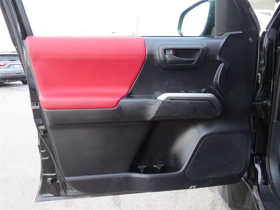 2020 Toyota Tacoma SR5 V6 4x4 4dr Access Cab 6.1 ft LB, available for sale in Auburn, Maine | Lake City Exports Inc. Auburn, Maine 2020 Toyota Tacoma SR5 V6 4x4 4dr Access Cab 6.1 ft LB, available for sale in Auburn, Maine | Lake City Exports Inc. Auburn, Maine