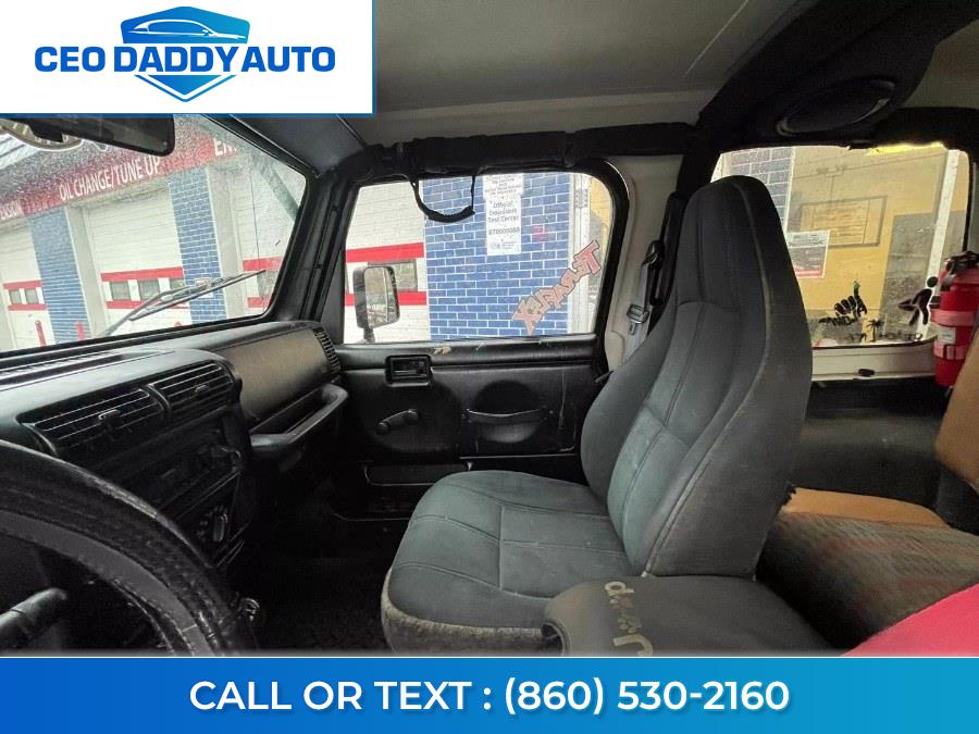Used Jeep Wrangler 2dr Sahara 2000 | CEO DADDY AUTO. Online only, Connecticut Used Jeep Wrangler 2dr Sahara 2000 | CEO DADDY AUTO. Online only, Connecticut