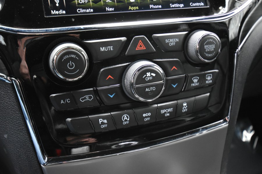 2020 Jeep Grand Cherokee Limited 4x4, available for sale in Waterbury, Connecticut | Highline Car Connection. Waterbury, Connecticut 2020 Jeep Grand Cherokee Limited 4x4, available for sale in Waterbury, Connecticut | Highline Car Connection. Waterbury, Connecticut
