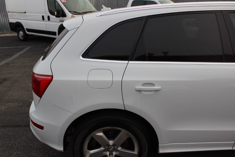 2012 Audi Q5 quattro 4dr 3.2L Premium Plus, available for sale in Deer Park, New York | Car Tec Enterprise Leasing & Sales LLC. Deer Park, New York 2012 Audi Q5 quattro 4dr 3.2L Premium Plus, available for sale in Deer Park, New York | Car Tec Enterprise Leasing & Sales LLC. Deer Park, New York