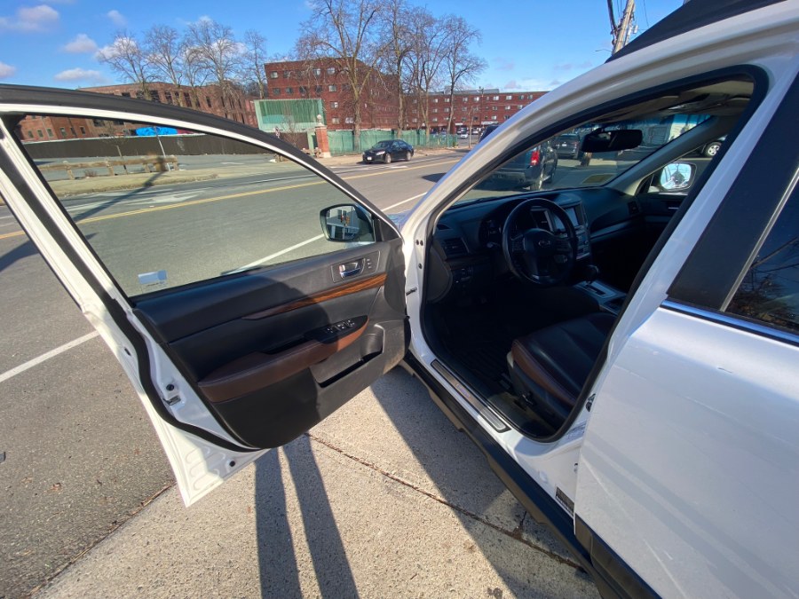 2013 Subaru Outback 4dr Wgn H4 Auto 2.5i Limited, available for sale in Peabody, Massachusetts | New Star Motors. Peabody, Massachusetts 2013 Subaru Outback 4dr Wgn H4 Auto 2.5i Limited, available for sale in Peabody, Massachusetts | New Star Motors. Peabody, Massachusetts
