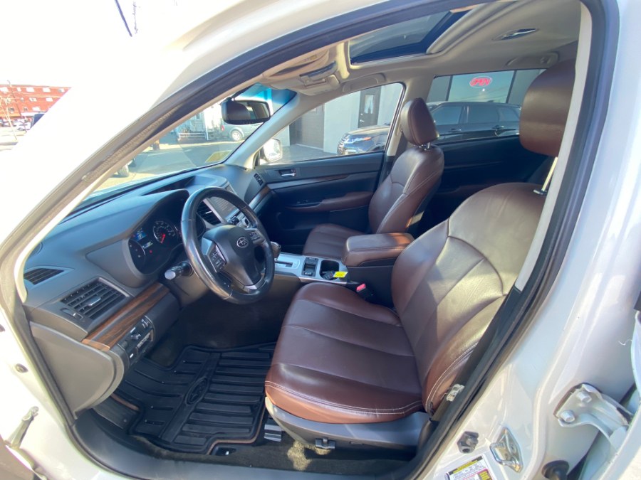2013 Subaru Outback 4dr Wgn H4 Auto 2.5i Limited, available for sale in Peabody, Massachusetts | New Star Motors. Peabody, Massachusetts 2013 Subaru Outback 4dr Wgn H4 Auto 2.5i Limited, available for sale in Peabody, Massachusetts | New Star Motors. Peabody, Massachusetts