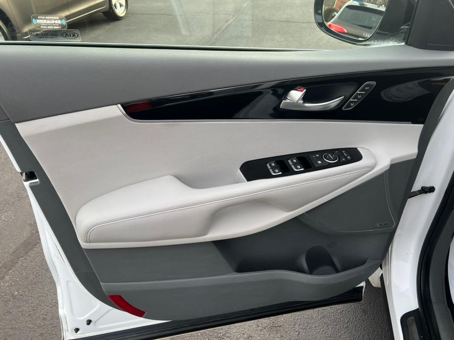2016 Kia Sorento AWD 4dr 3.3L SX, available for sale in East Windsor, Connecticut | Century Auto And Truck. East Windsor, Connecticut 2016 Kia Sorento AWD 4dr 3.3L SX, available for sale in East Windsor, Connecticut | Century Auto And Truck. East Windsor, Connecticut