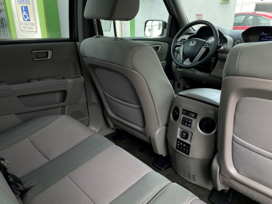 2015 Honda Pilot 2WD 4dr SE, available for sale in Corona, California | Green Light Auto. Corona, California 2015 Honda Pilot 2WD 4dr SE, available for sale in Corona, California | Green Light Auto. Corona, California
